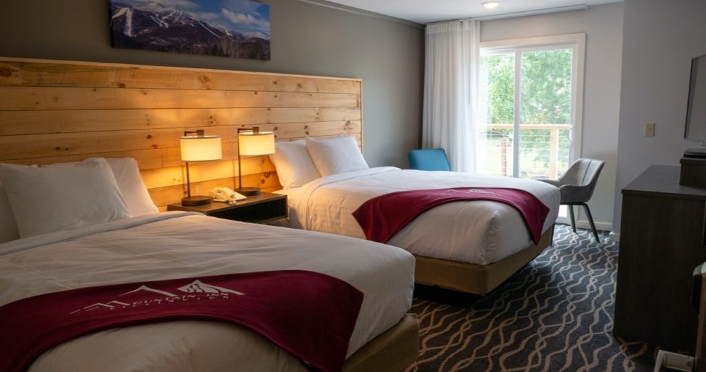 2 Queen beds, Private Balcony, Mountain view - Mountain Inn